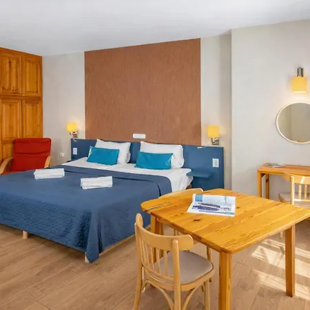 Corvin Lägenhetshotell 4*