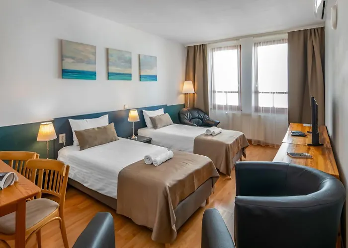 Aparthotel Corvin 4*